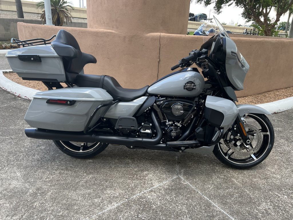 Street Glide® Ultra