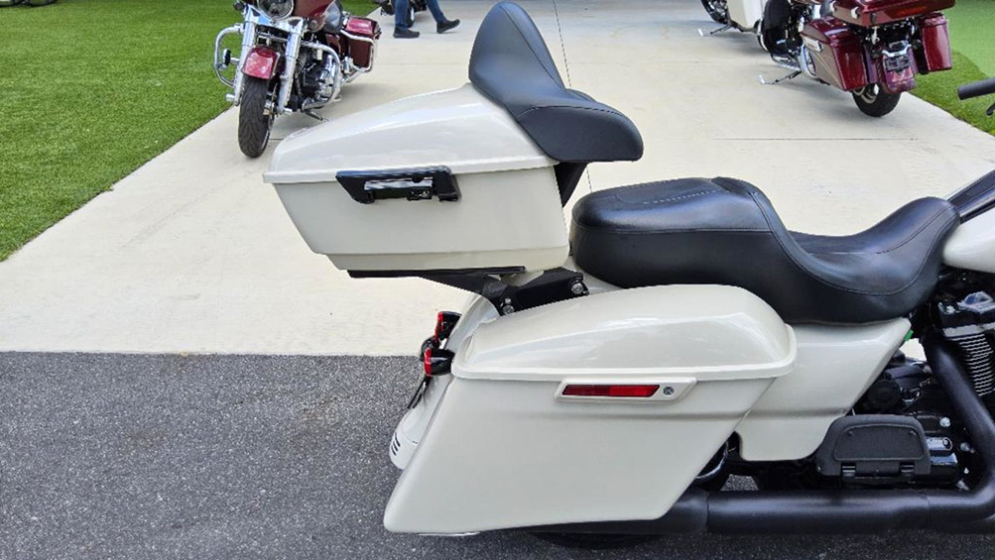 Street Glide®