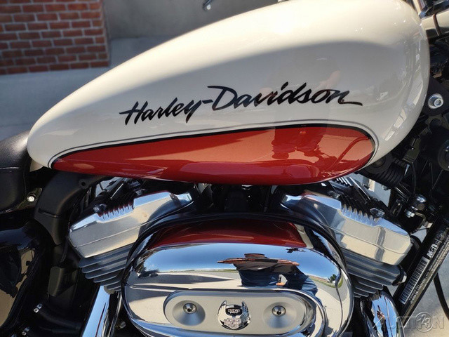 Sportster® 883 SuperLow™