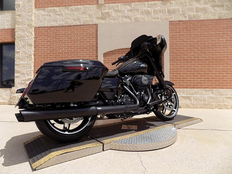 Street Glide®