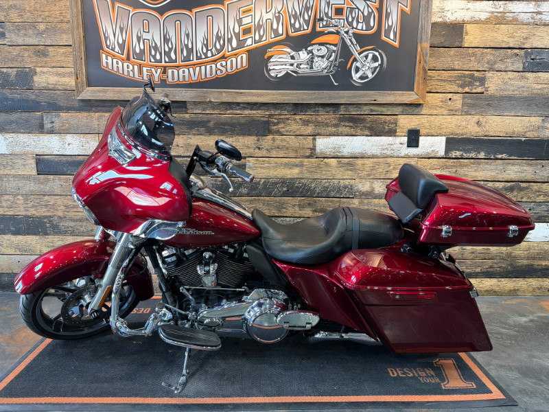 Street Glide®