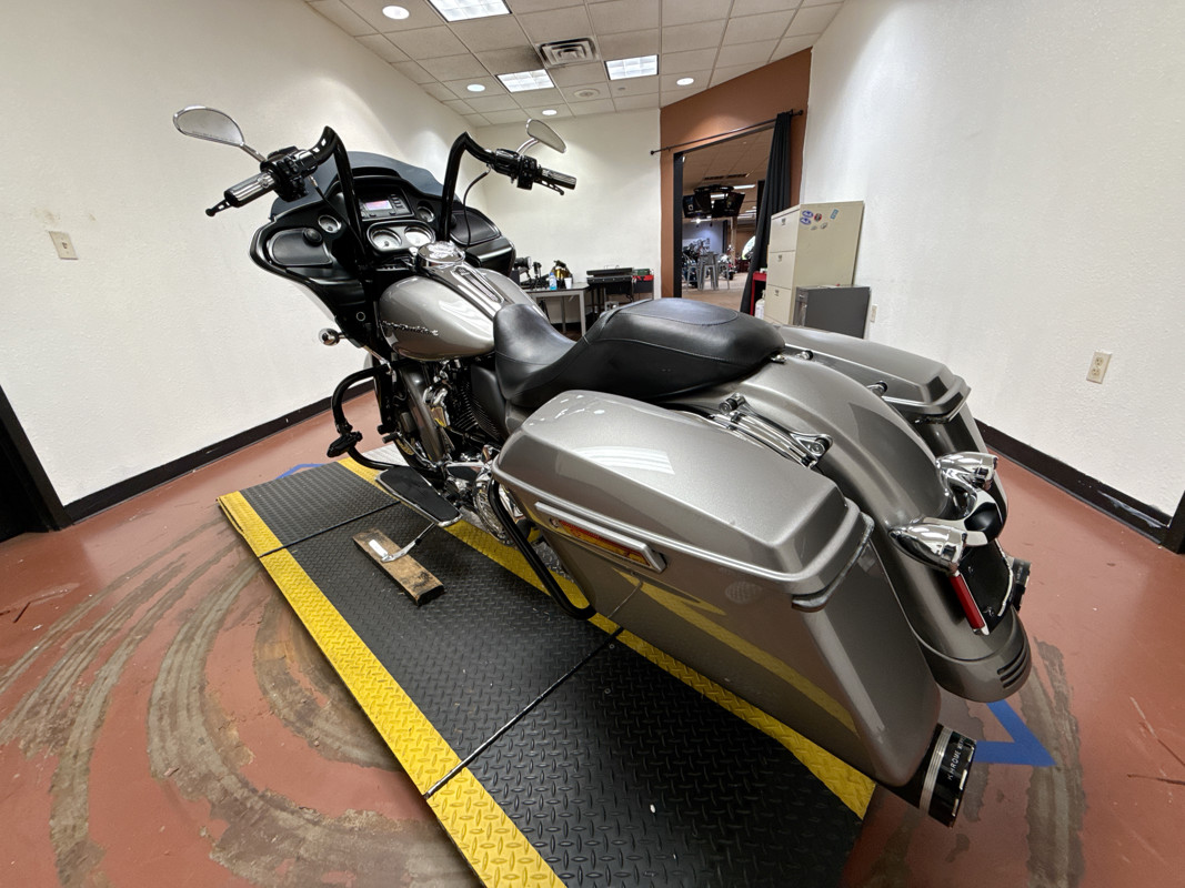 Road Glide®