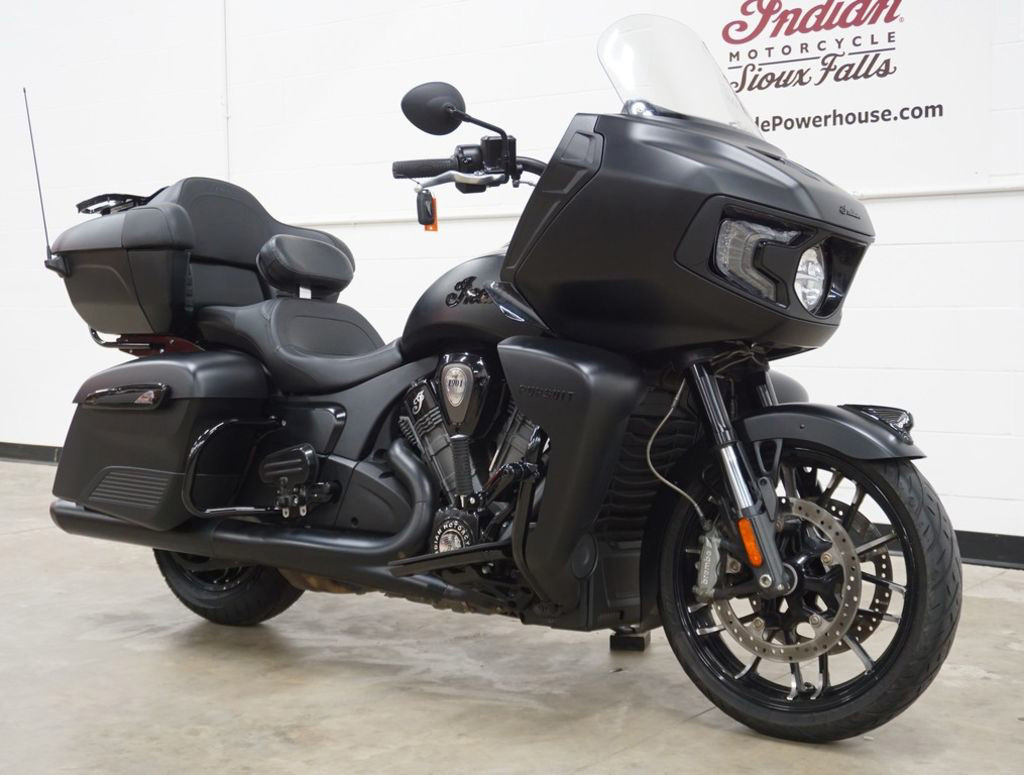 Pursuit Dark Horse Premium Package
