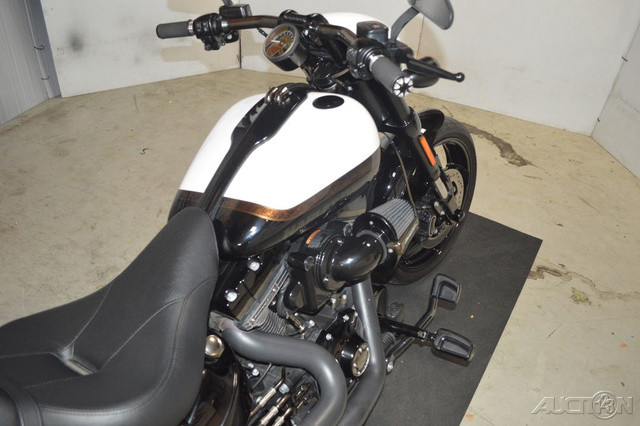 CVO® Pro Street Breakout®