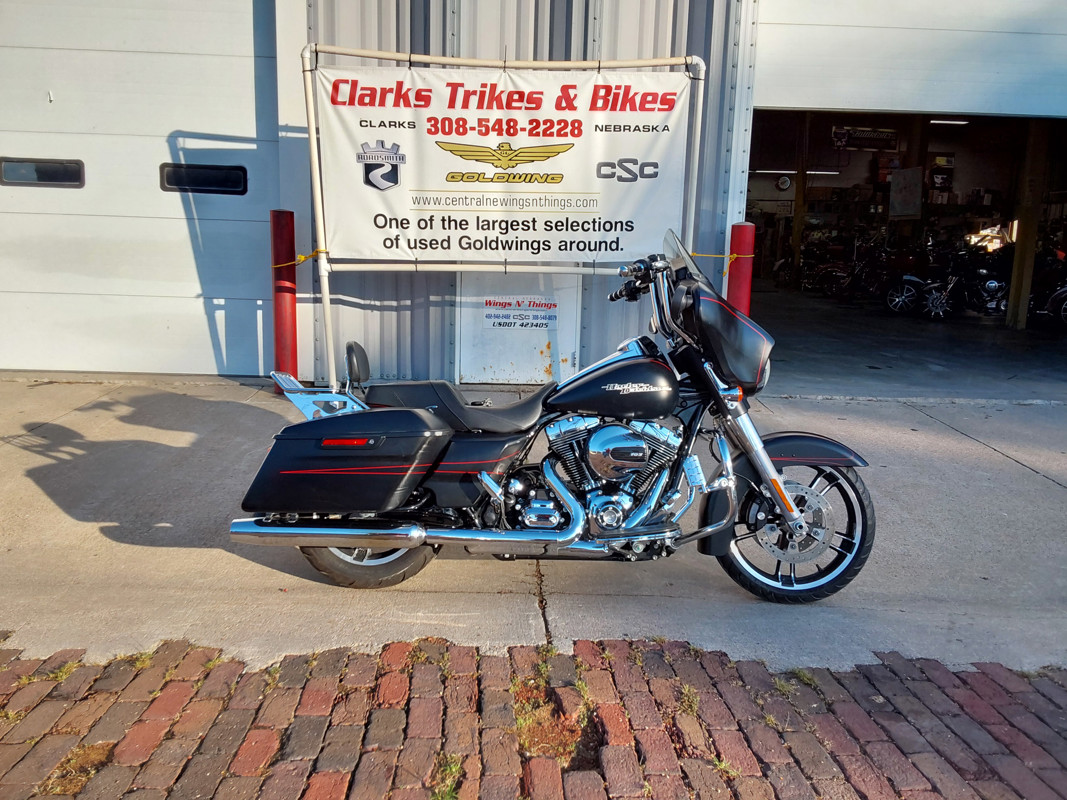 Street Glide®