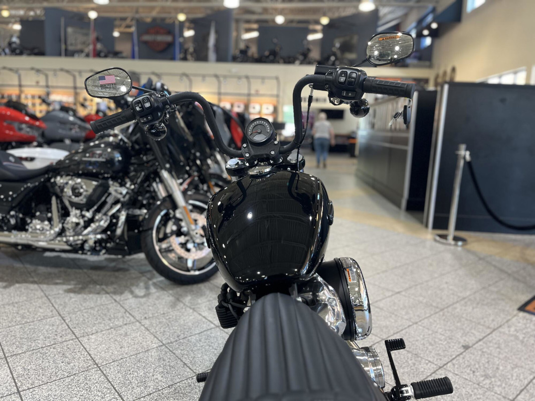 Street Bob®