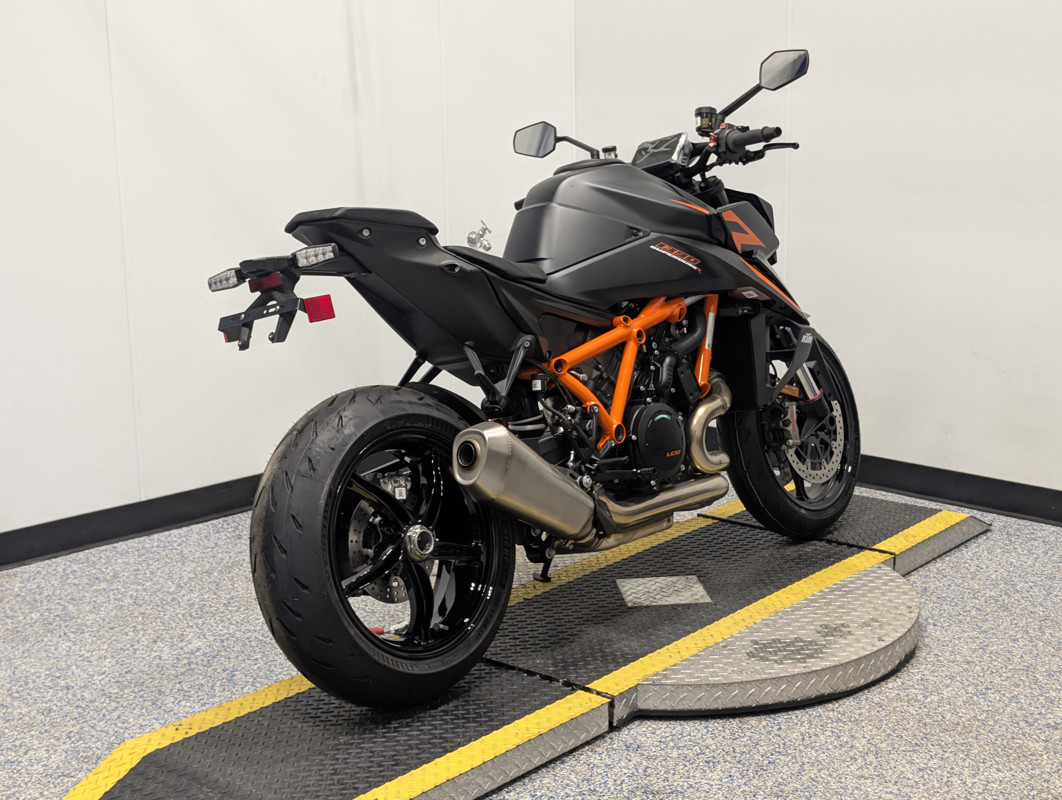 1390 Super Duke R