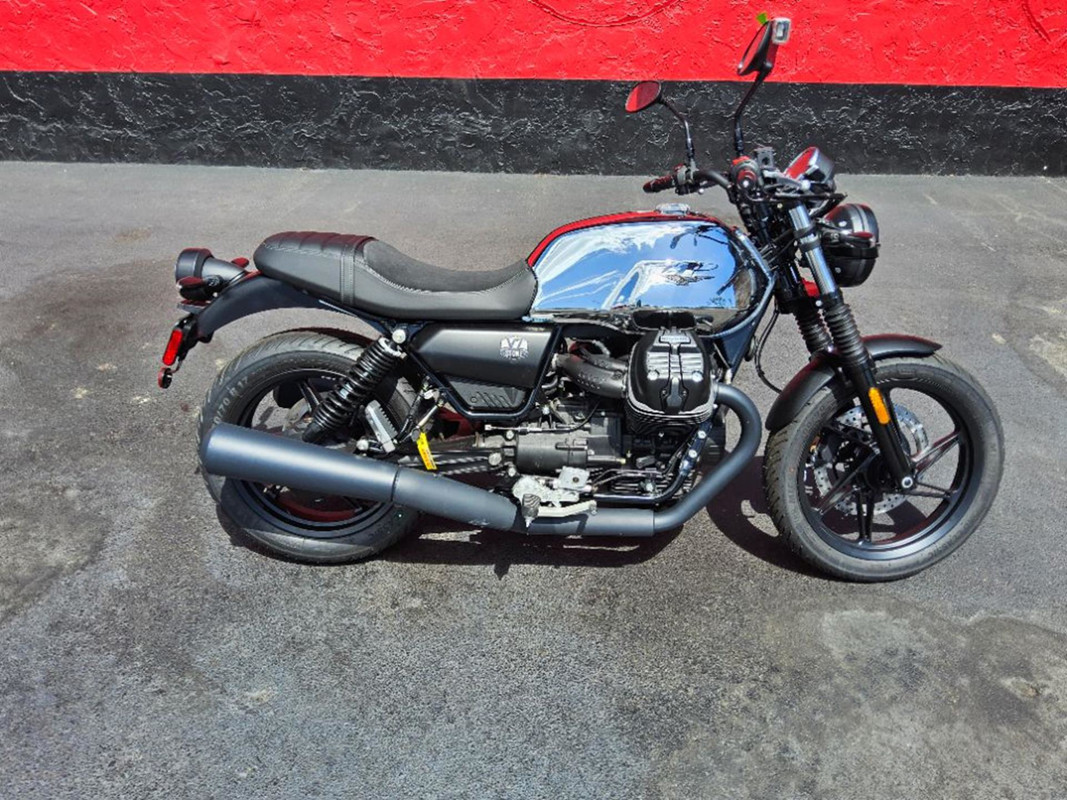 V7 Stone