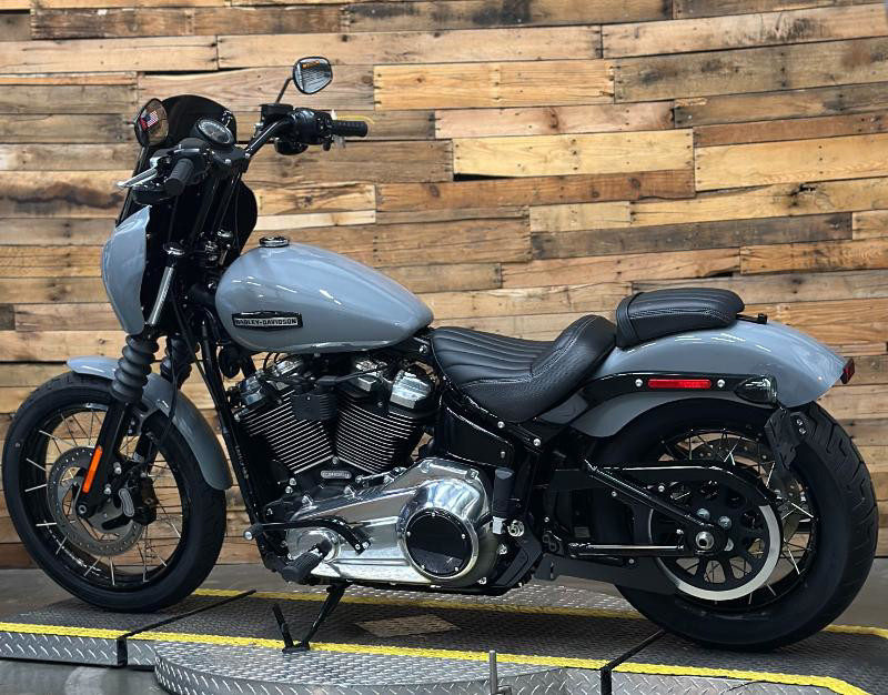 Street Bob®