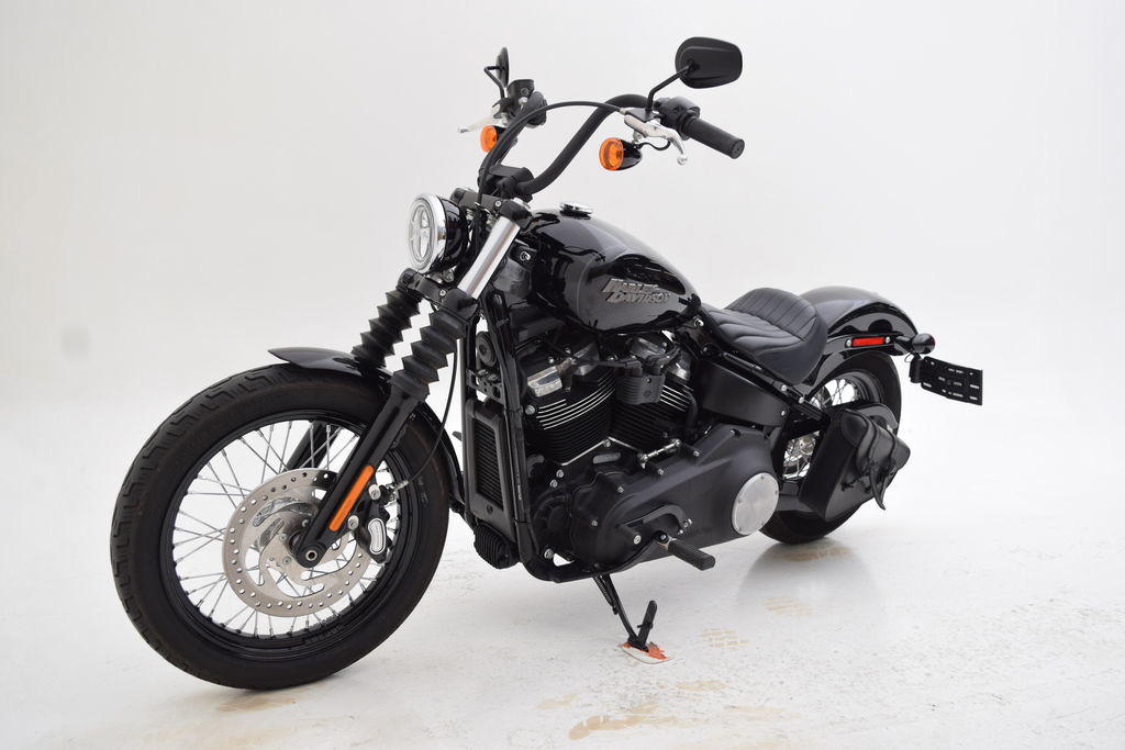 Street Bob®