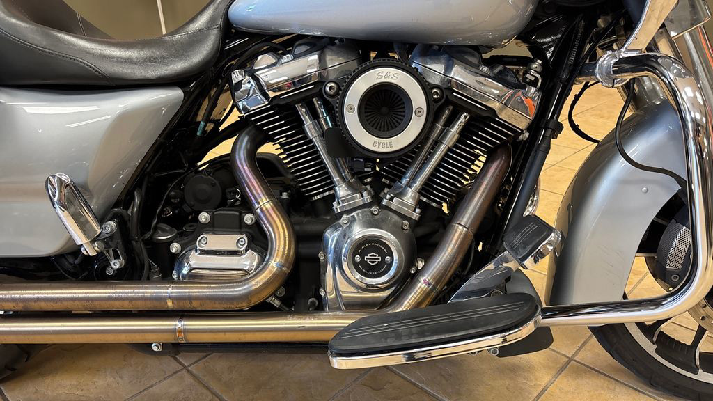Road Glide®