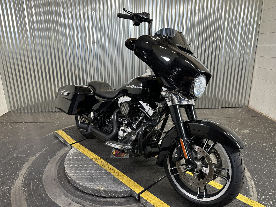 Street Glide®