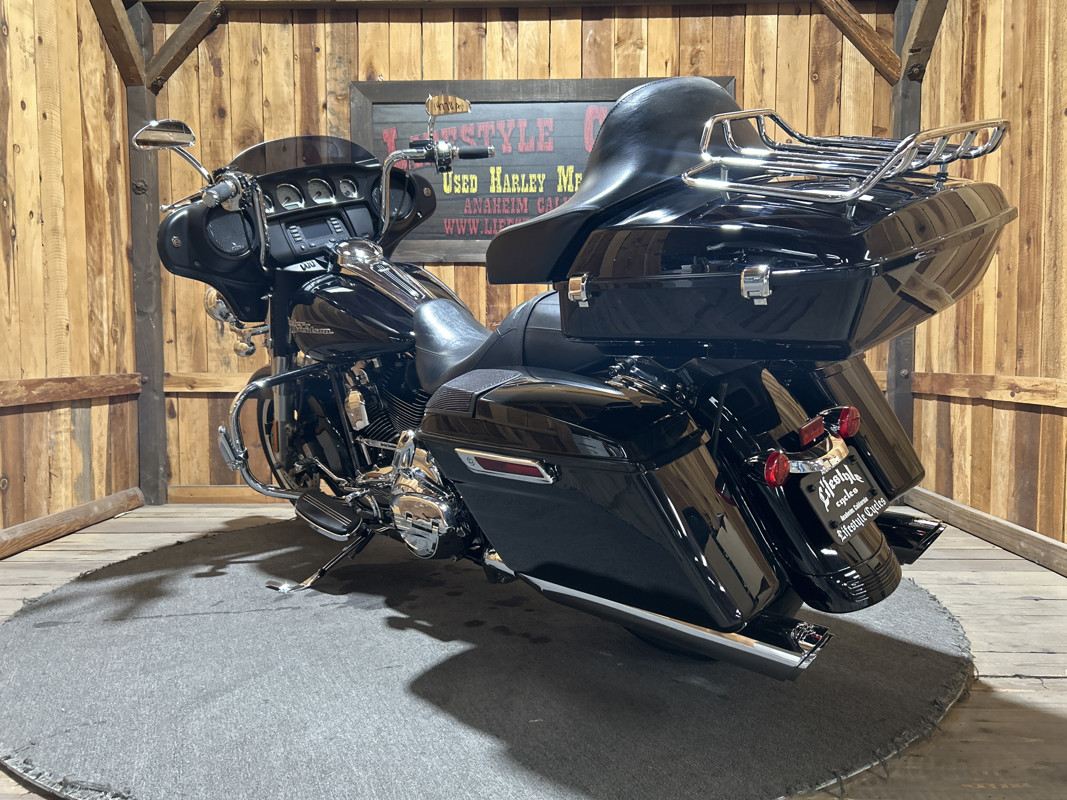 Street Glide®