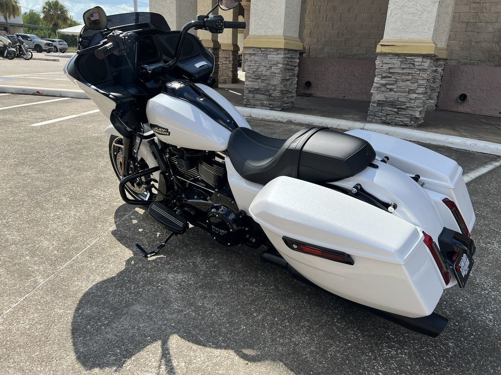 Road Glide®