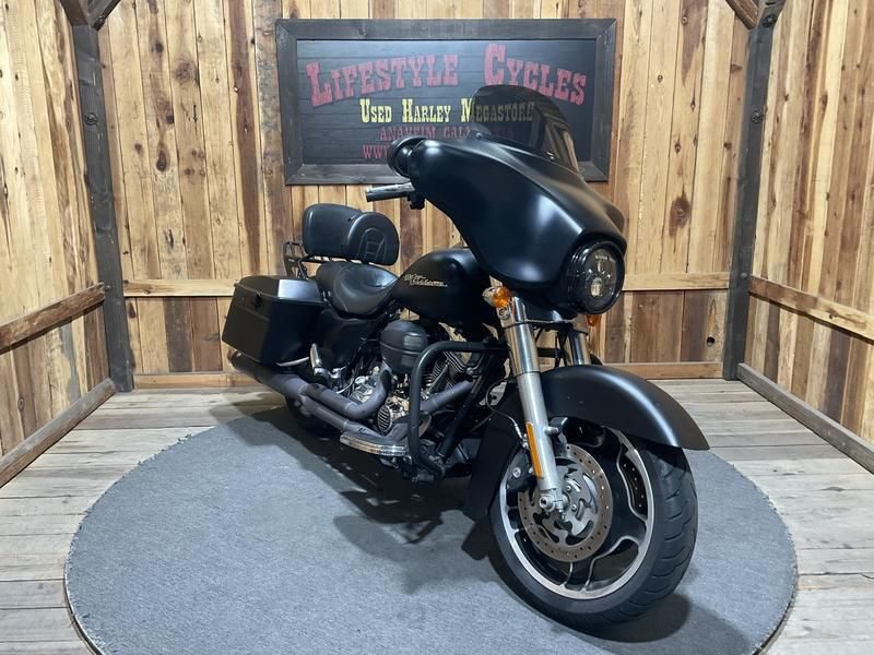 Street Glide®