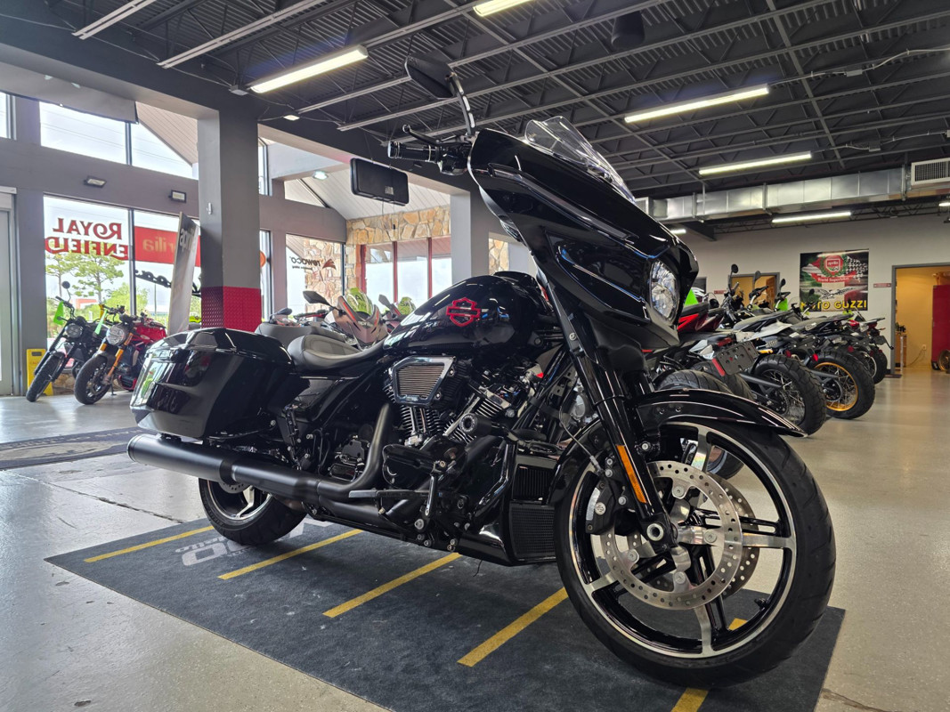 Street Glide®