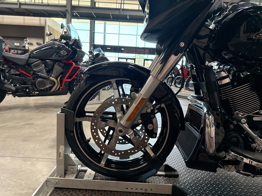 Street Glide®