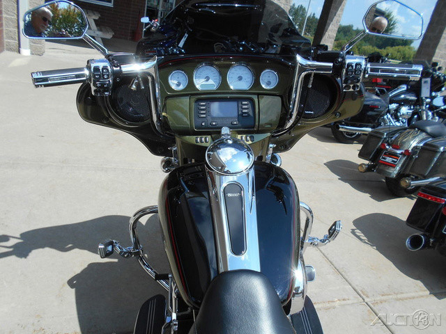 Street Glide®