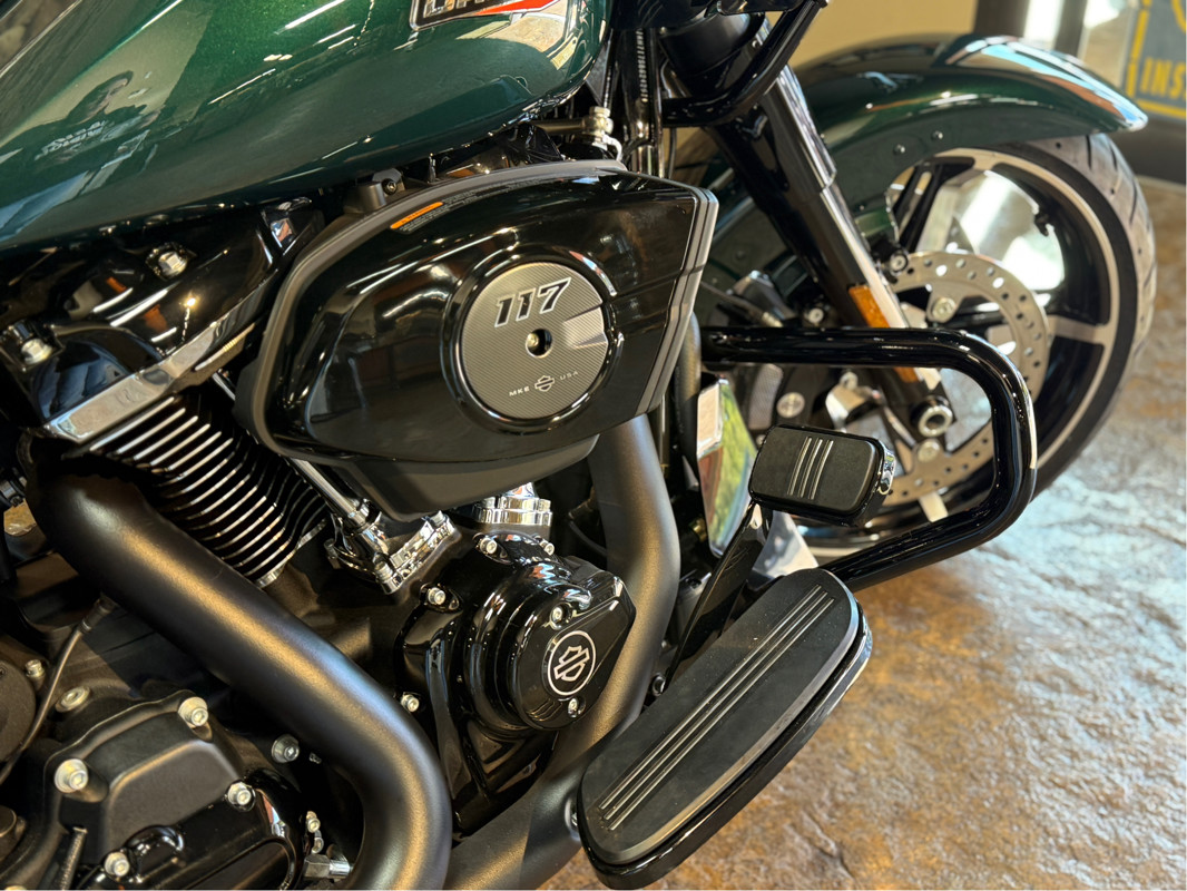 Road Glide®