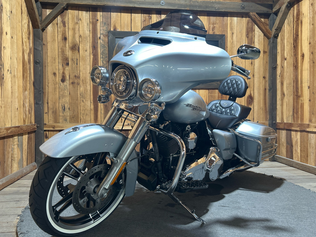 Street Glide®