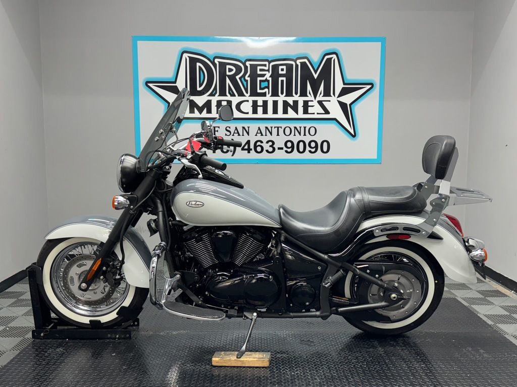 Vulcan 900 Classic