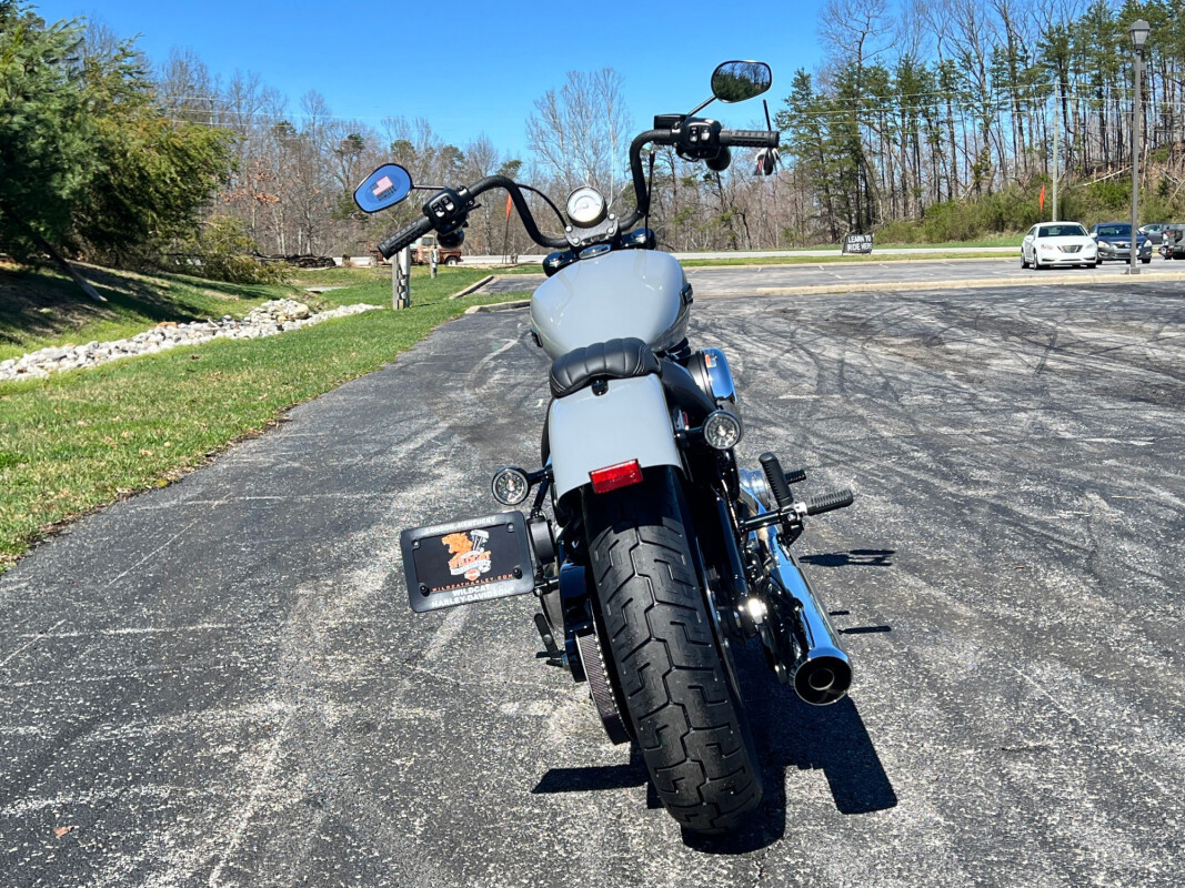 Street Bob®