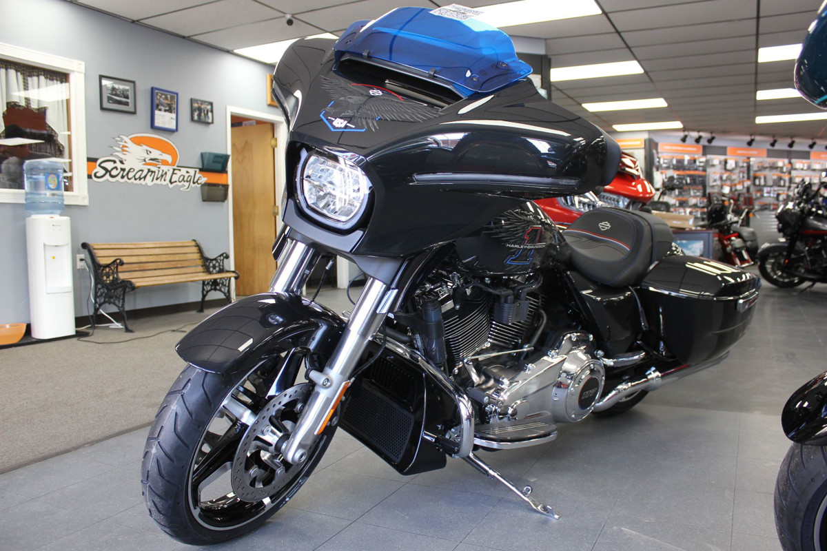 Street Glide®