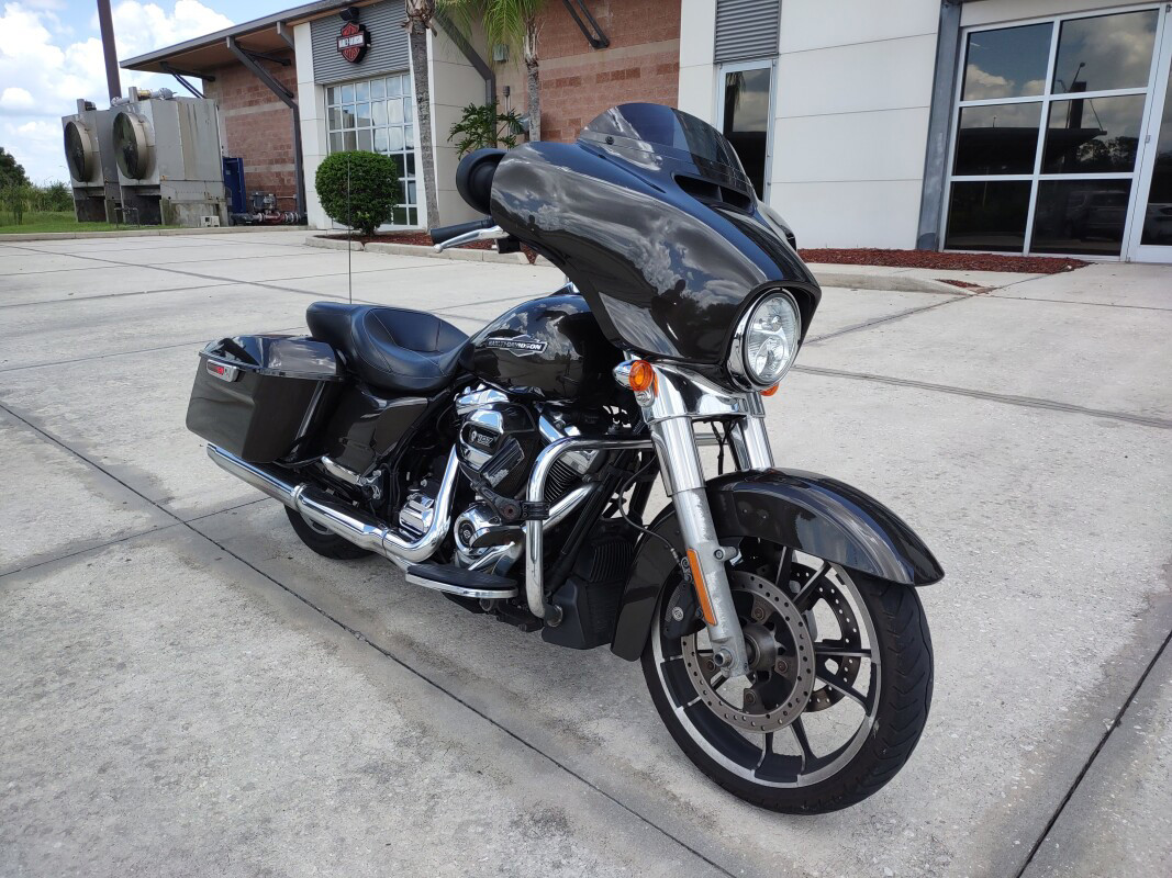 Street Glide®