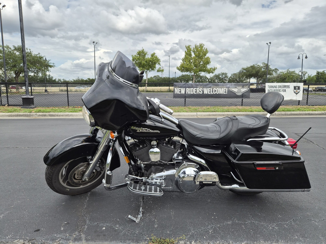 Street Glide®