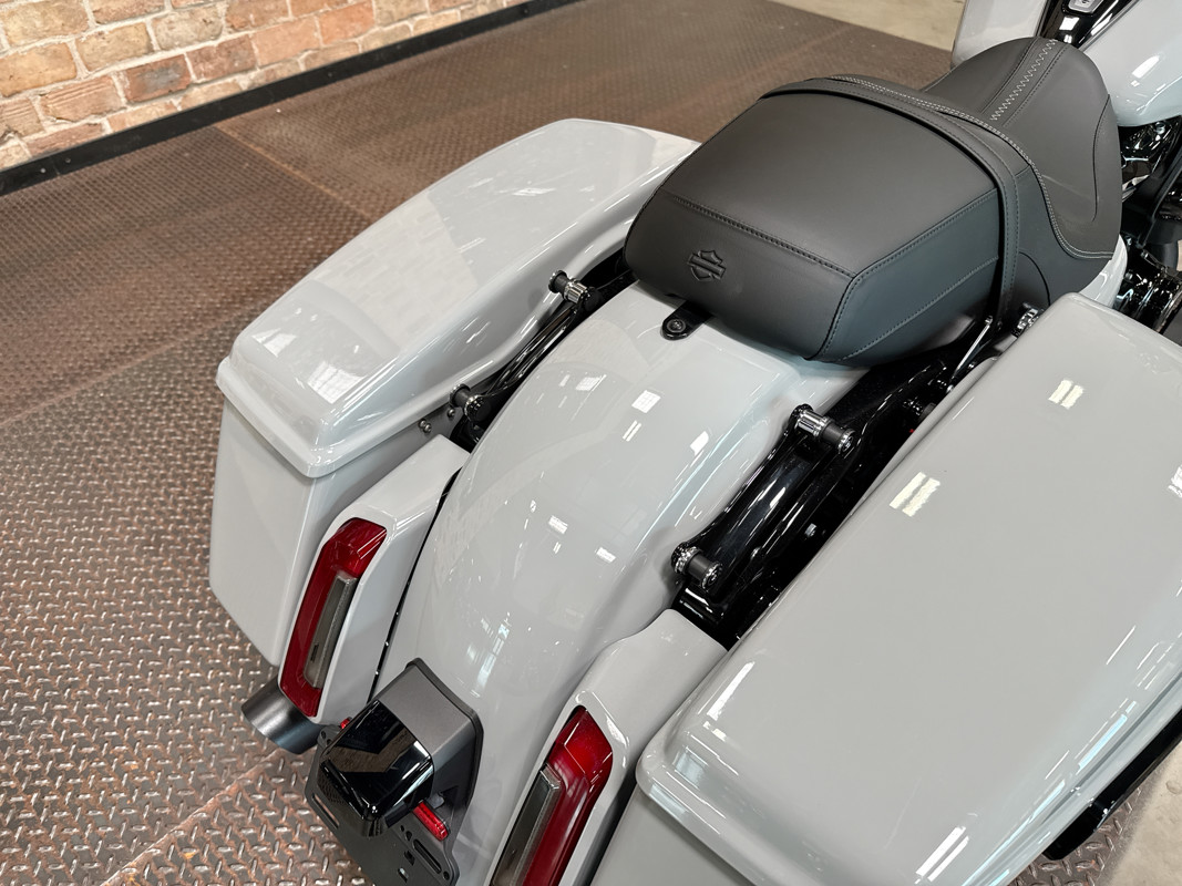 Road Glide®