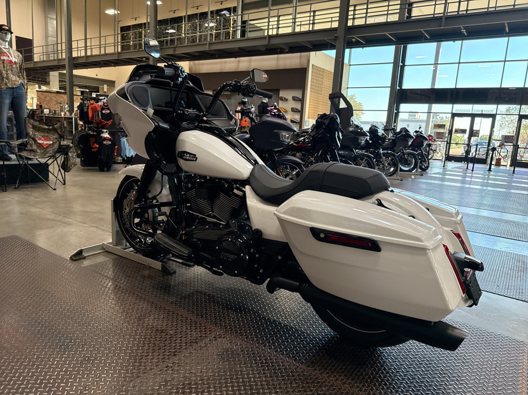Road Glide®