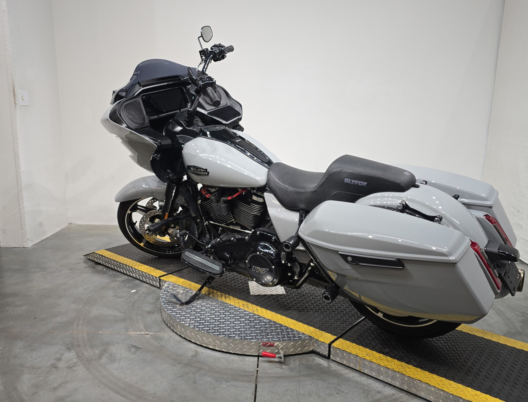 Road Glide®