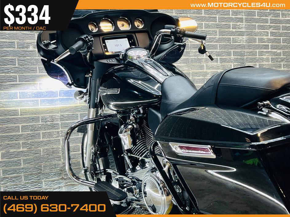 Street Glide®
