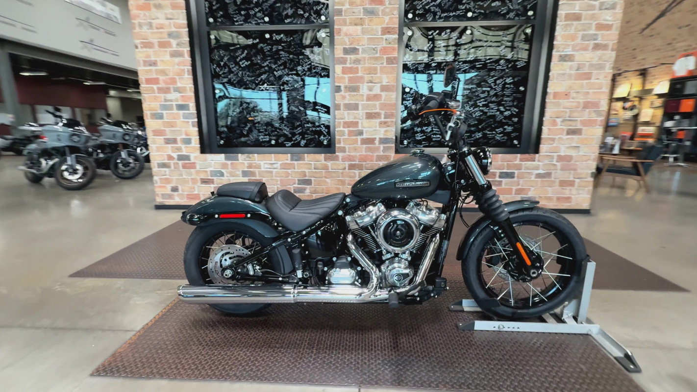 Street Bob®
