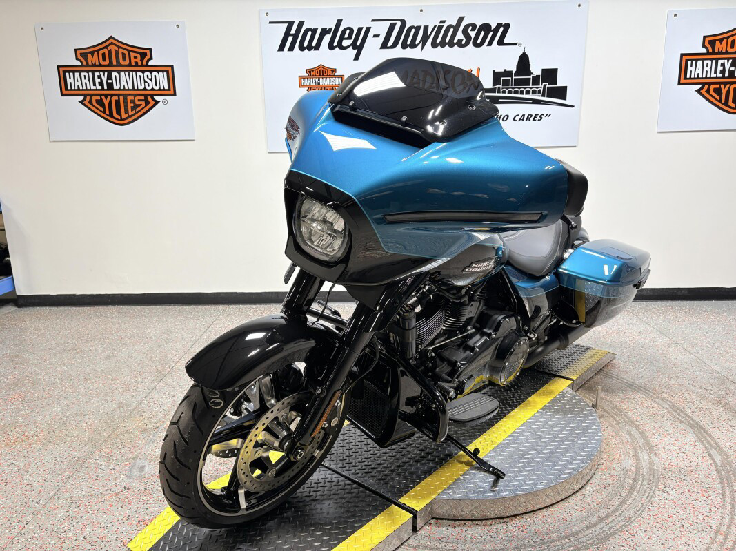 Street Glide®