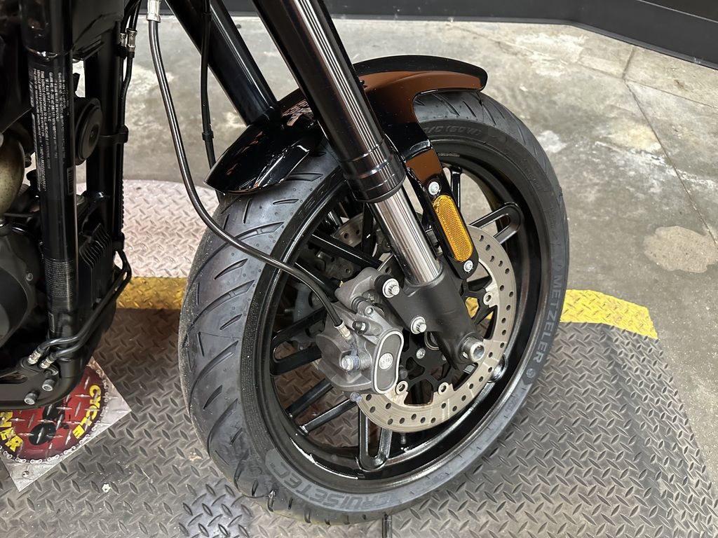 Sportster® Roadster®