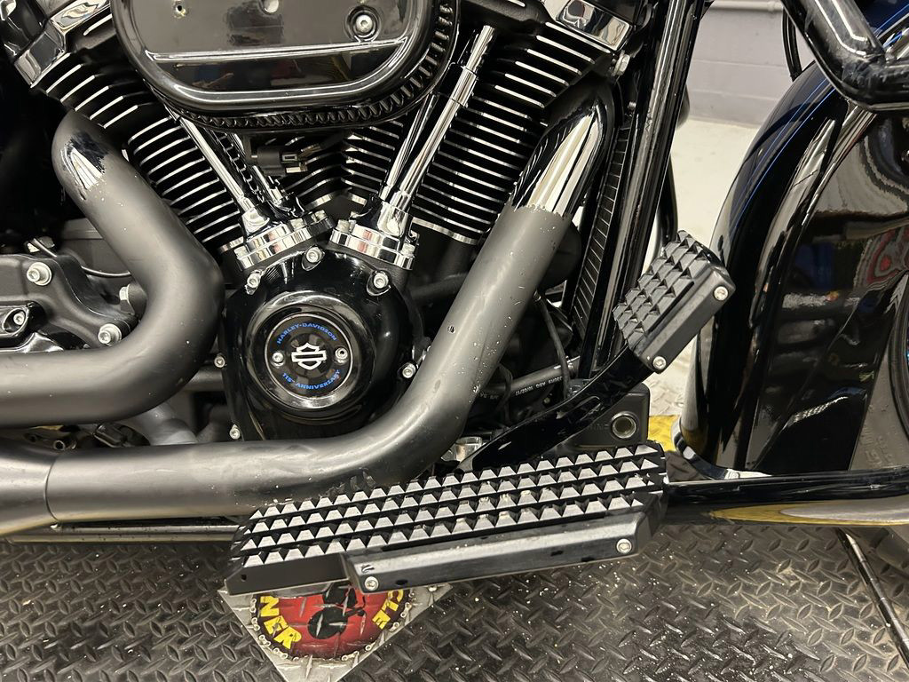 Softail® Heritage Classic 114 115th Anniversary