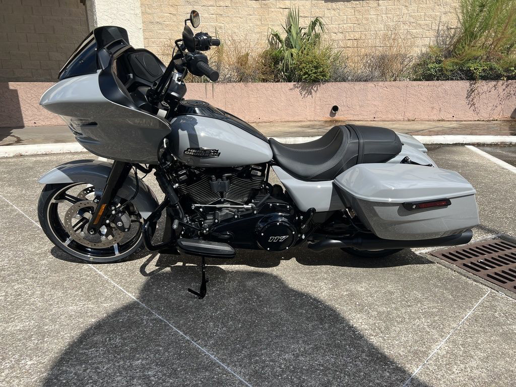 Road Glide®
