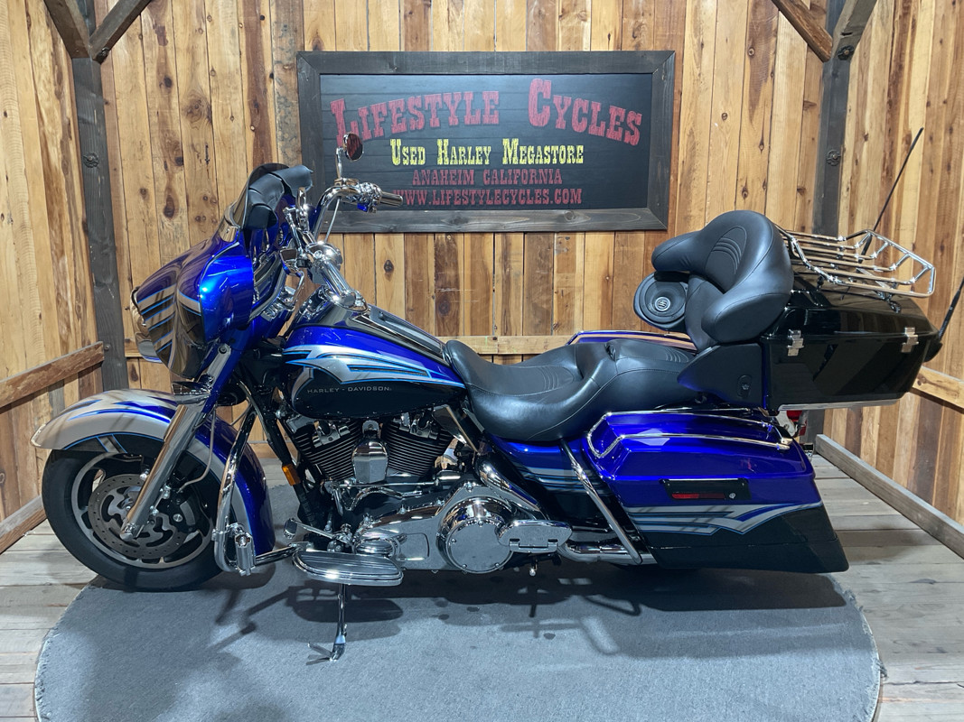 Street Glide®