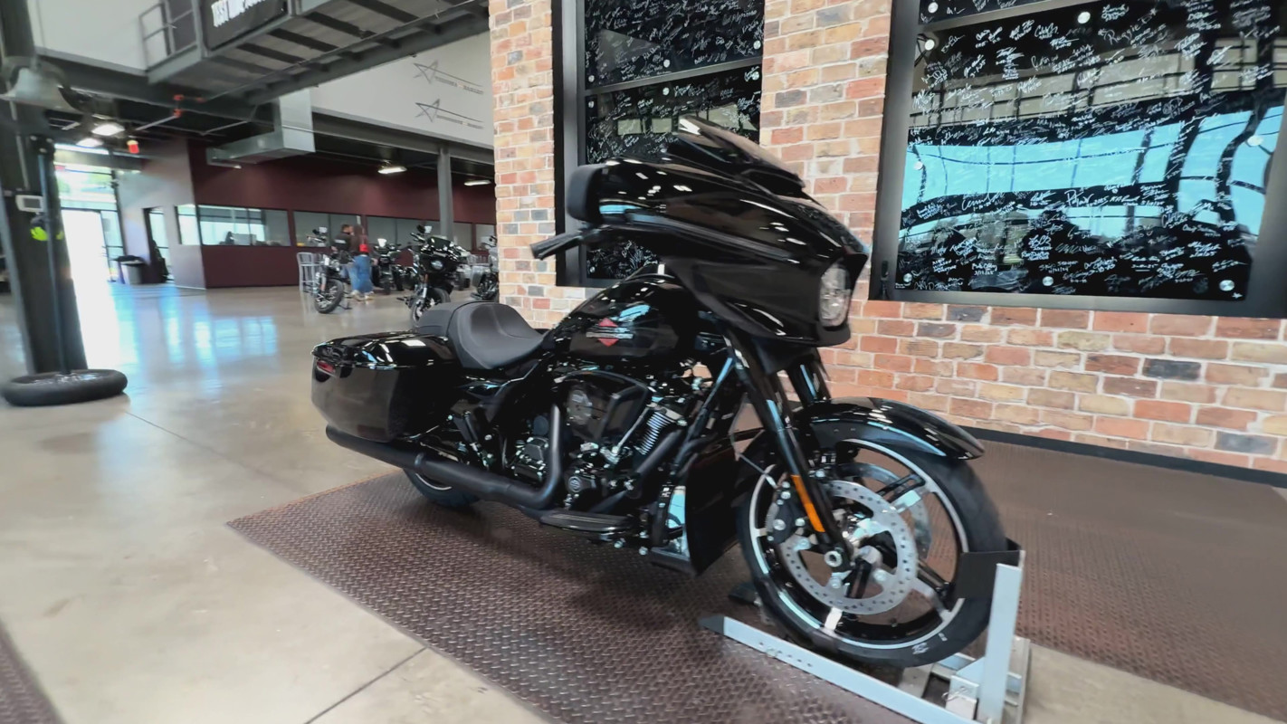 Street Glide®