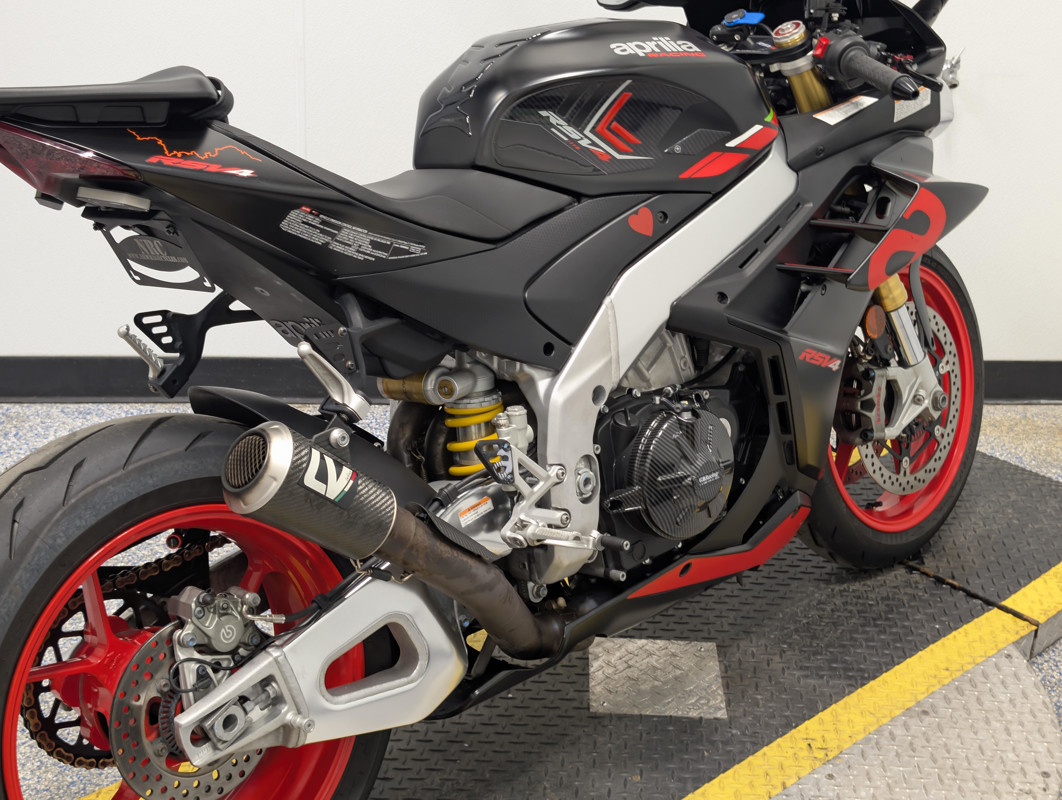 RSV4 1100