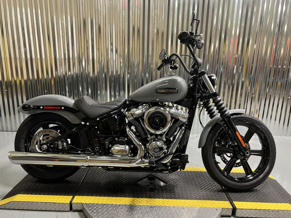Street Bob®
