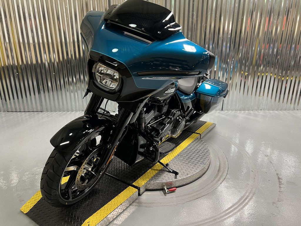 Street Glide®