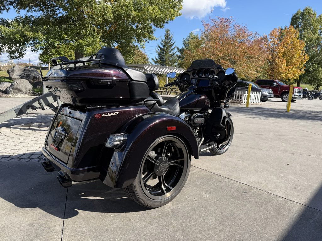 CVO® Tri Glide® Ultra