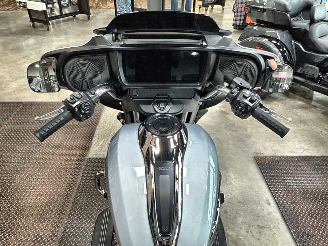 Street Glide®