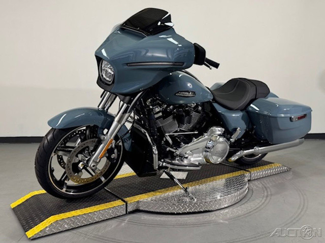 Street Glide®