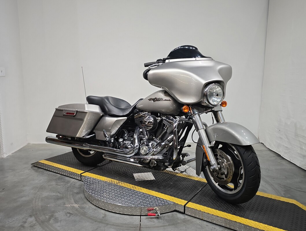 Street Glide®