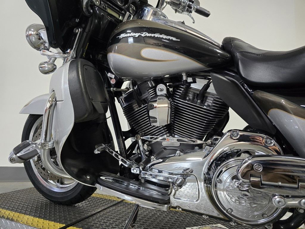 CVO® Ultra Classic® Electra Glide®