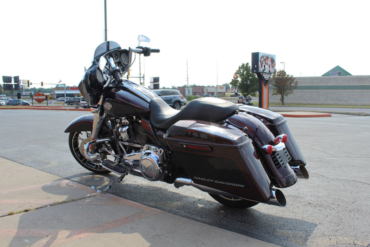 Street Glide®