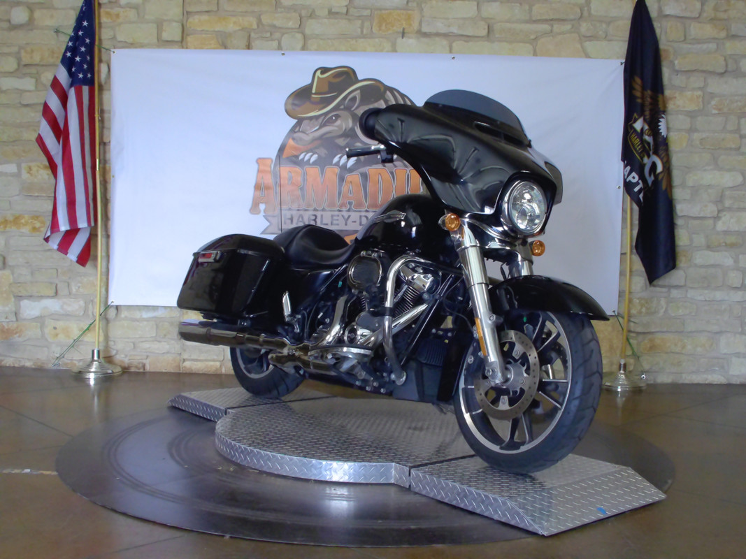 Street Glide®